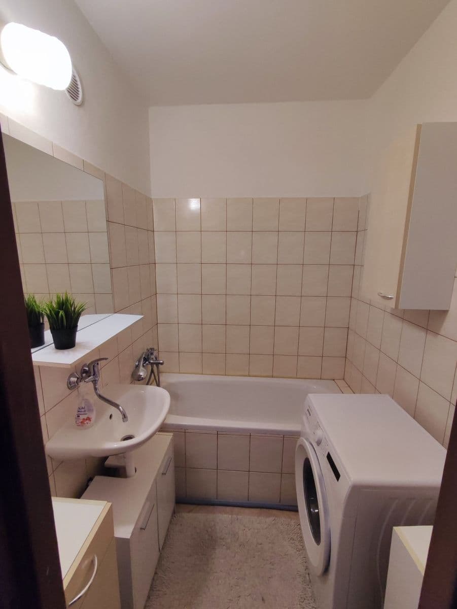 Pronájem bytu 3+1 74 m², Rovniankova, Petržalka, Bratislavský kraj Pronájem bytu 3+1 74 m², Rovniankova, Petržalka, Bratislavský kraj