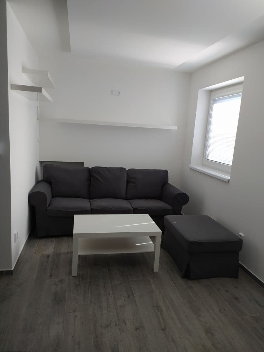 Pronájem bytu 2+kk 42 m², Čisovická, Mníšek pod Brdy, Středočeský kraj Pronájem bytu 2+kk 42 m², Čisovická, Mníšek pod Brdy, Středočeský kraj