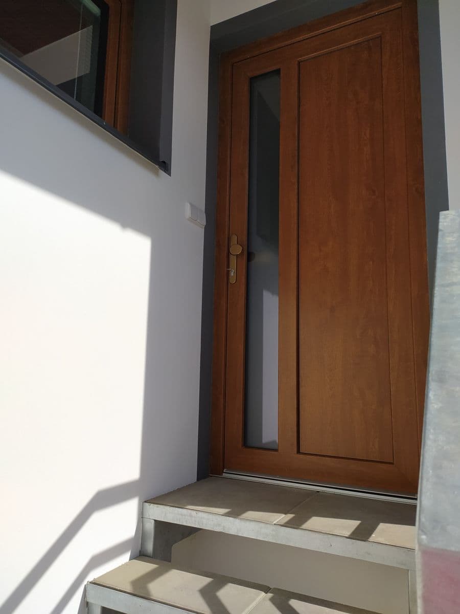 Pronájem bytu 2+kk 42 m², Čisovická, Mníšek pod Brdy, Středočeský kraj Pronájem bytu 2+kk 42 m², Čisovická, Mníšek pod Brdy, Středočeský kraj
