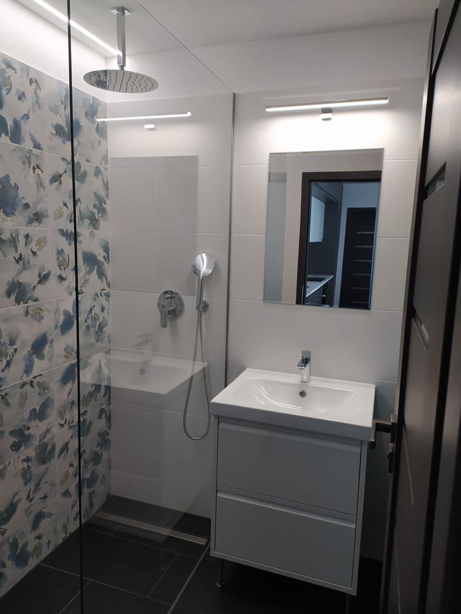Pronájem bytu 2+kk 42 m², Čisovická, Mníšek pod Brdy, Středočeský kraj Pronájem bytu 2+kk 42 m², Čisovická, Mníšek pod Brdy, Středočeský kraj