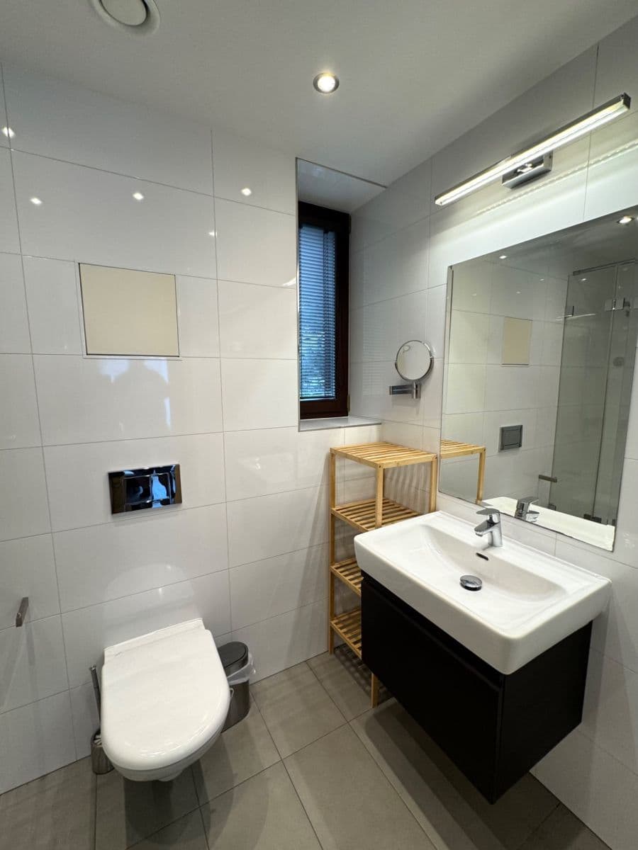 Pronájem bytu 4+kk 92 m², U Dívčích hradů, Praha, Praha Pronájem bytu 4+kk 92 m², U Dívčích hradů, Praha, Praha