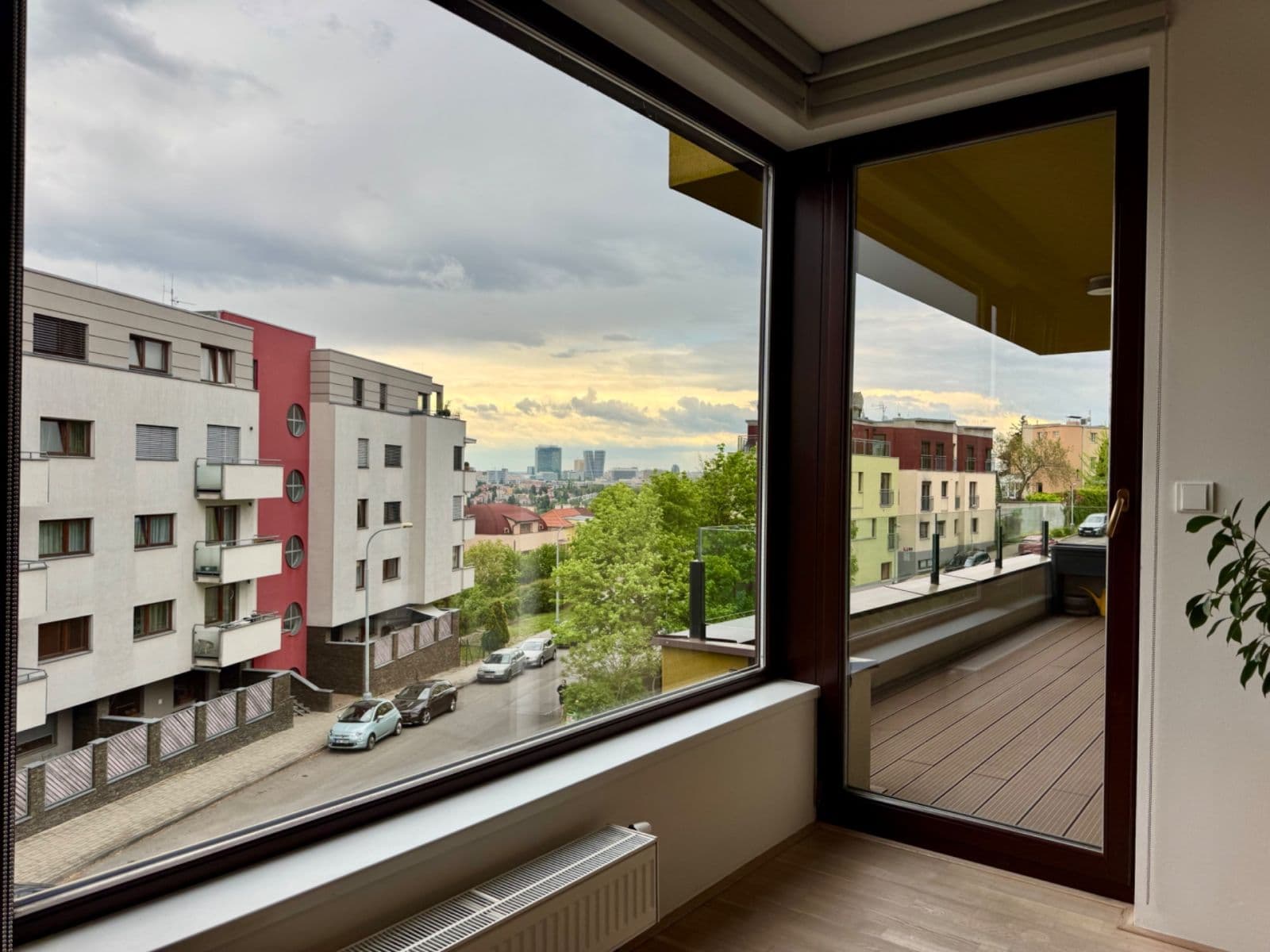 Pronájem bytu 4+kk 92 m², U Dívčích hradů, Praha, Praha Pronájem bytu 4+kk 92 m², U Dívčích hradů, Praha, Praha