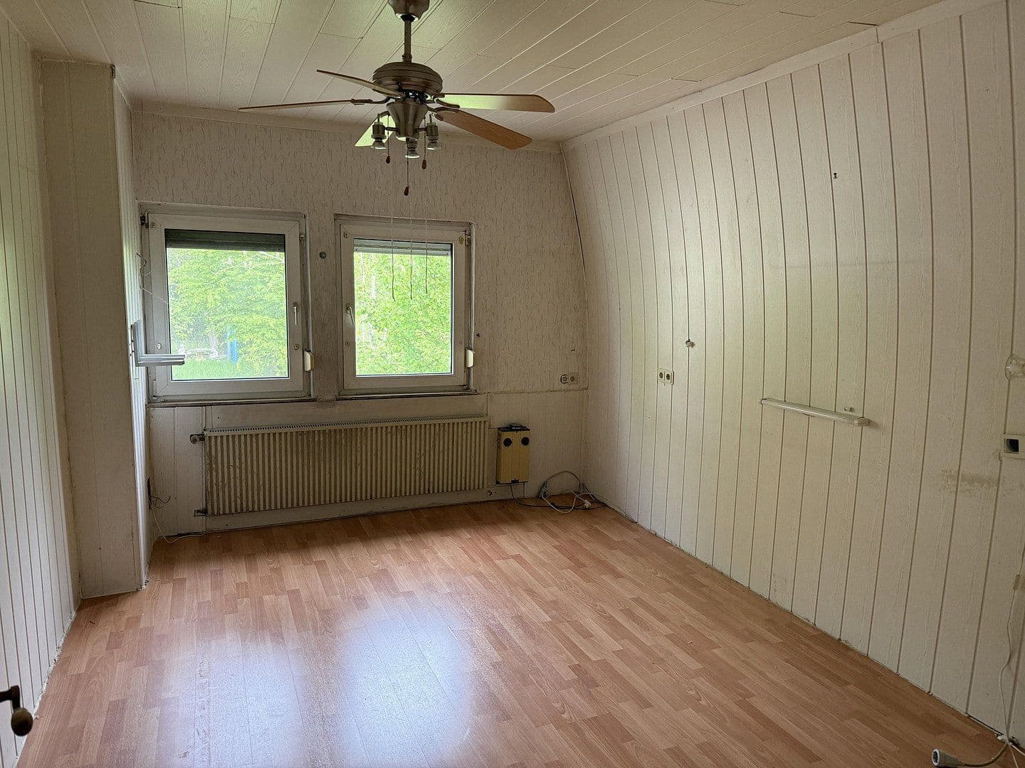 Prodej domu 151 m², pozemek 1.023 m², Kölner Straße 26, Helmenzen, Porýní-Falc Prodej domu 151 m², pozemek 1.023 m², Kölner Straße 26, Helmenzen, Porýní-Falc