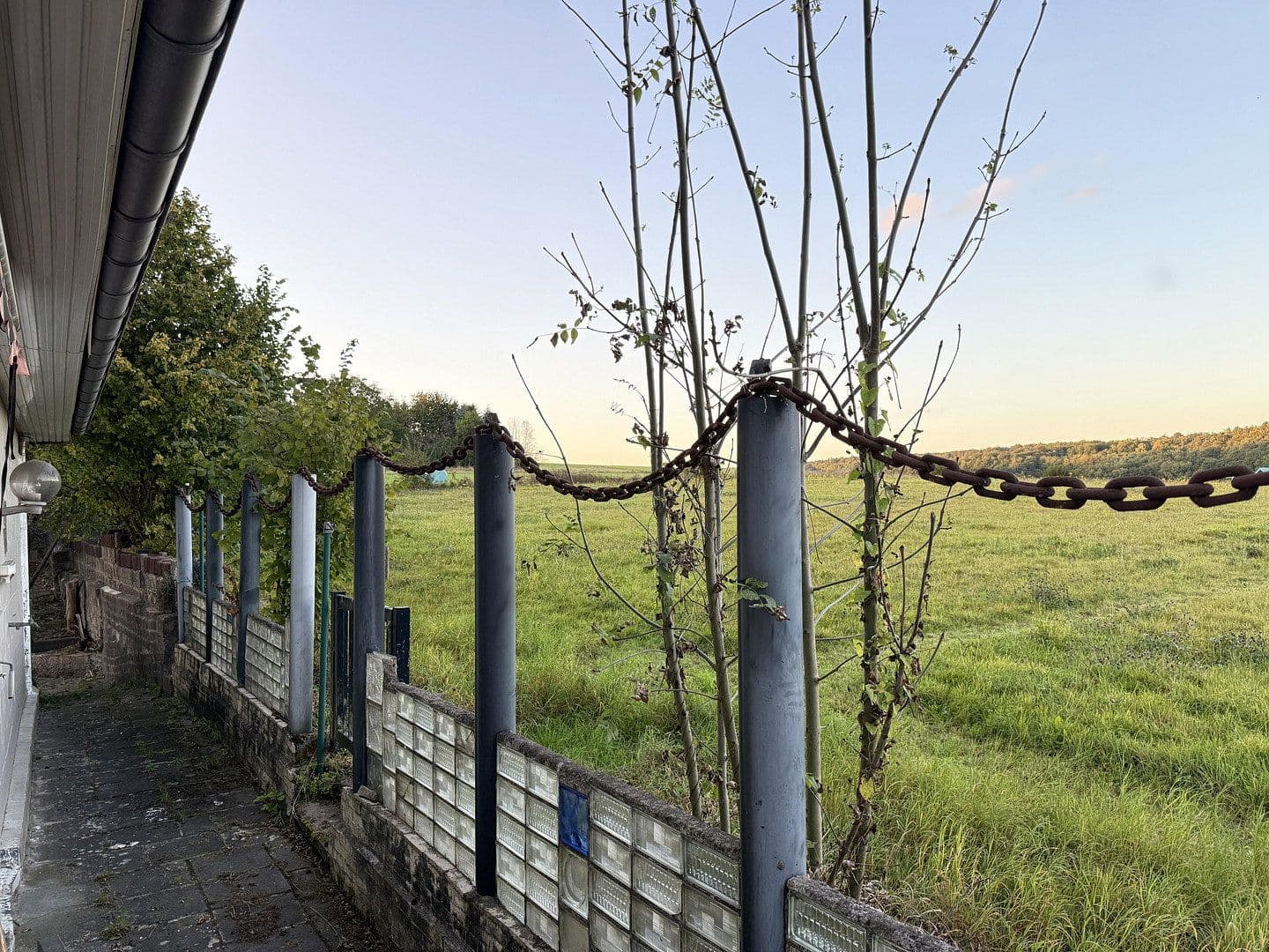 Prodej domu 151 m², pozemek 1.023 m², Kölner Straße 26, Helmenzen, Porýní-Falc Prodej domu 151 m², pozemek 1.023 m², Kölner Straße 26, Helmenzen, Porýní-Falc