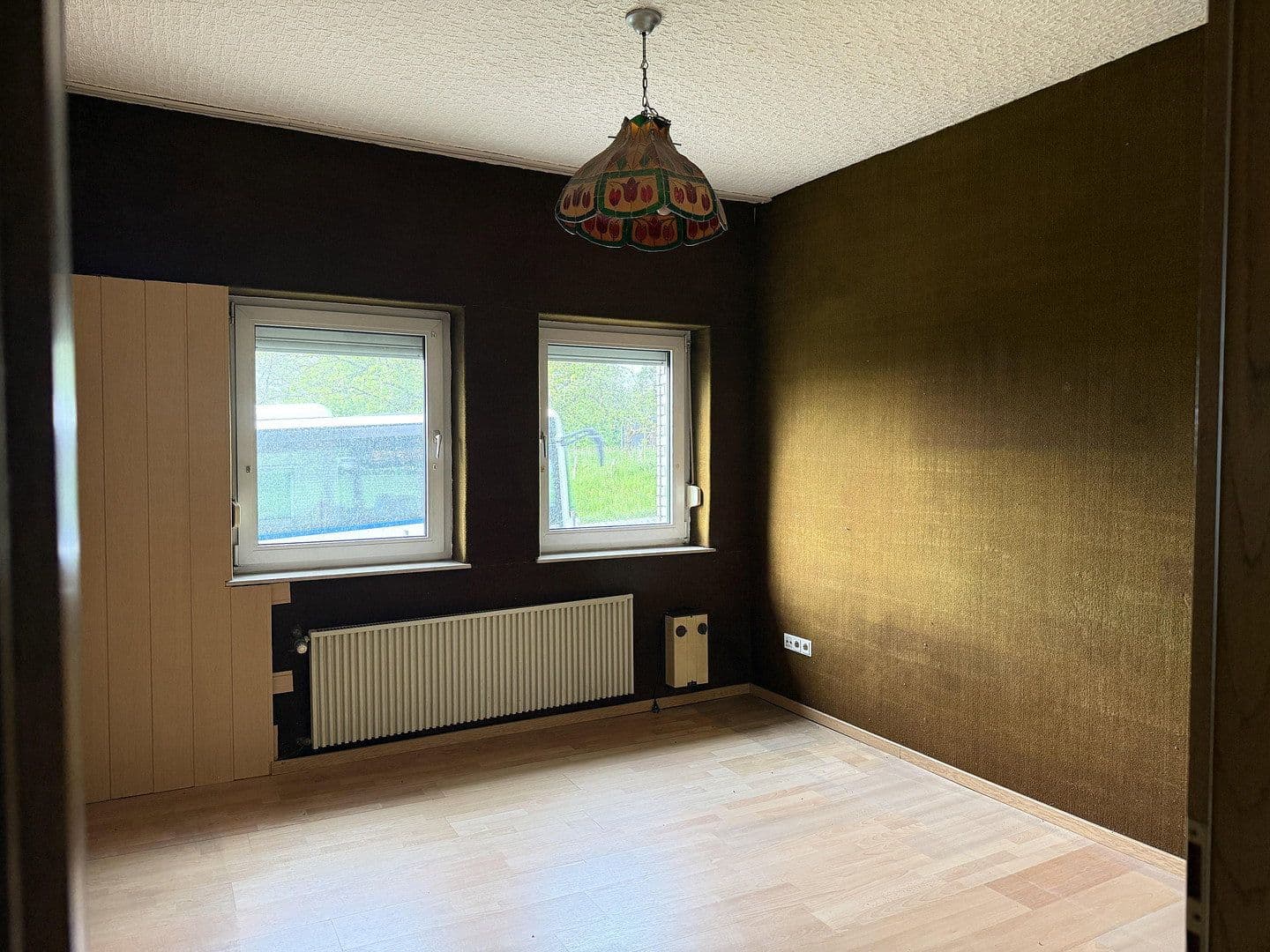 Prodej domu 151 m², pozemek 1.023 m², Kölner Straße 26, Helmenzen, Porýní-Falc Prodej domu 151 m², pozemek 1.023 m², Kölner Straße 26, Helmenzen, Porýní-Falc