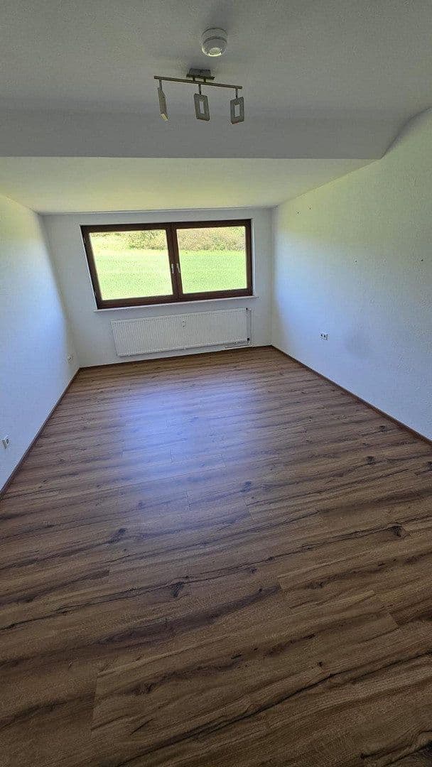 Pronájem bytu 3+1 111 m², Steinheimer Straße 219, Horn-Bad Meinberg, Severní Porýní-Vestfálsko Pronájem bytu 3+1 111 m², Steinheimer Straße 219, Horn-Bad Meinberg, Severní Porýní-Vestfálsko