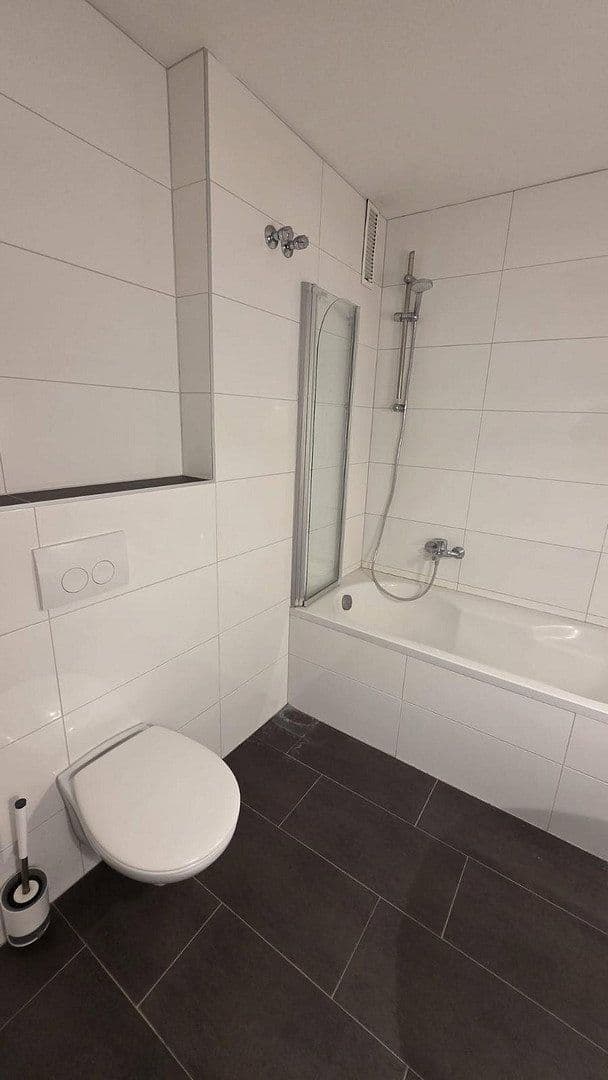 Pronájem bytu 3+1 111 m², Steinheimer Straße 219, Horn-Bad Meinberg, Severní Porýní-Vestfálsko Pronájem bytu 3+1 111 m², Steinheimer Straße 219, Horn-Bad Meinberg, Severní Porýní-Vestfálsko