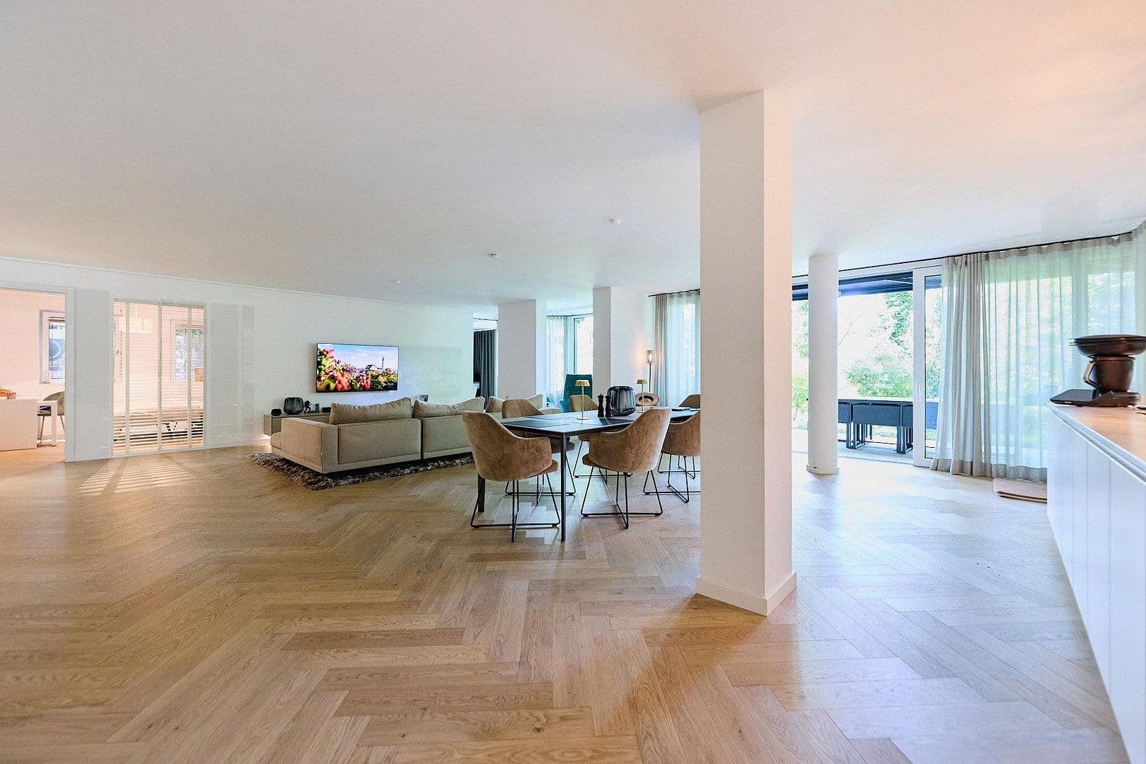 Pronájem bytu 5+1 219 m², Lakronstrasse, Düsseldorf, Severní Porýní-Vestfálsko Pronájem bytu 5+1 219 m², Lakronstrasse, Düsseldorf, Severní Porýní-Vestfálsko