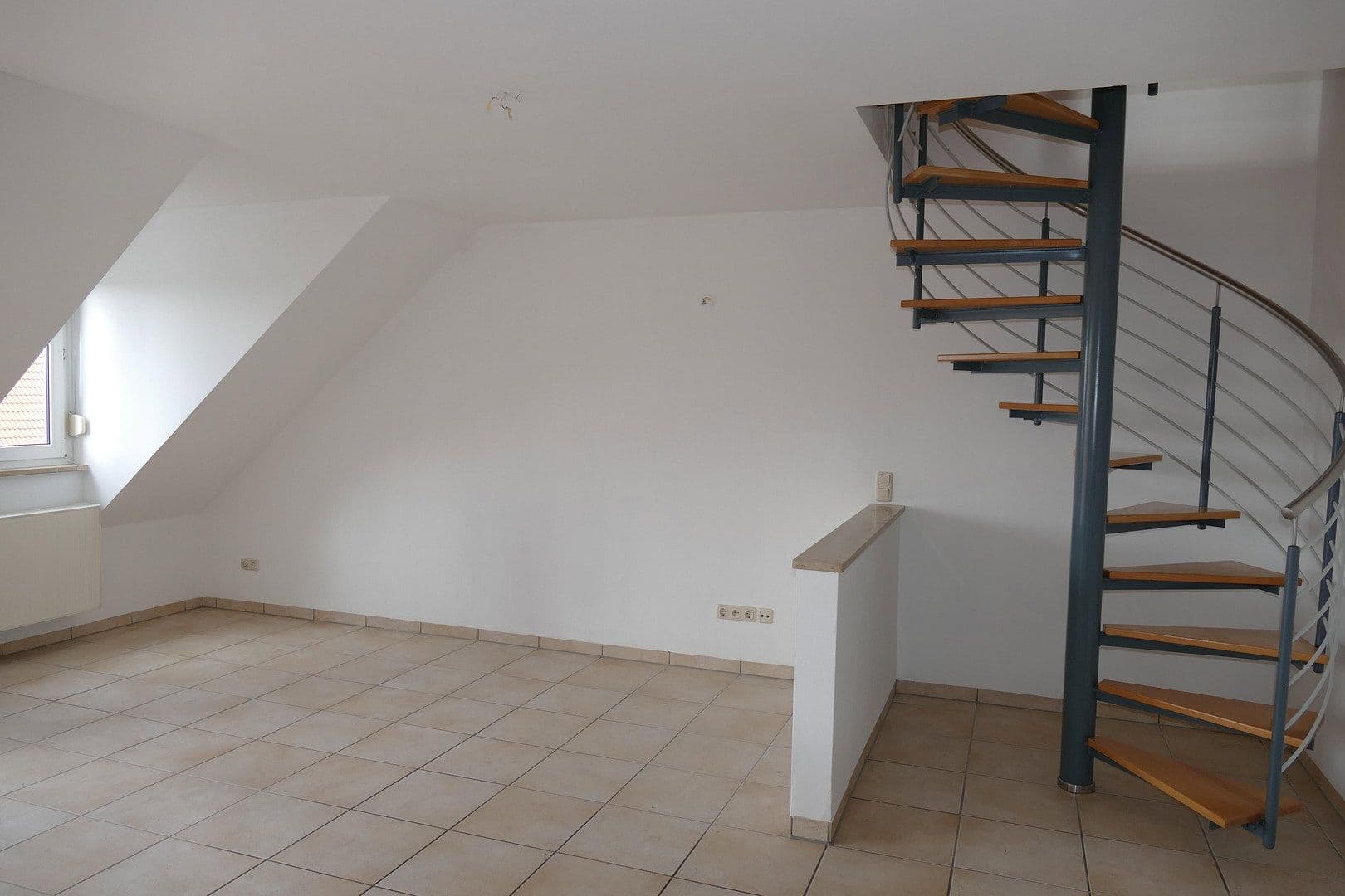 Pronájem bytu 4+1 116 m², Marienstraße 11, Hirschaid, Bavorsko Pronájem bytu 4+1 116 m², Marienstraße 11, Hirschaid, Bavorsko