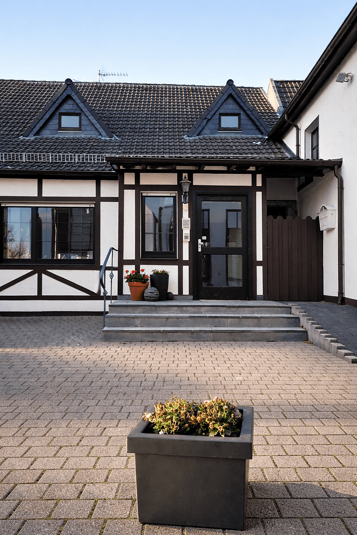 Prodej domu 400 m², pozemek 1.120 m², Euskirchener Str. 37, Nettersheim, Severní Porýní-Vestfálsko Prodej domu 400 m², pozemek 1.120 m², Euskirchener Str. 37, Nettersheim, Severní Porýní-Vestfálsko