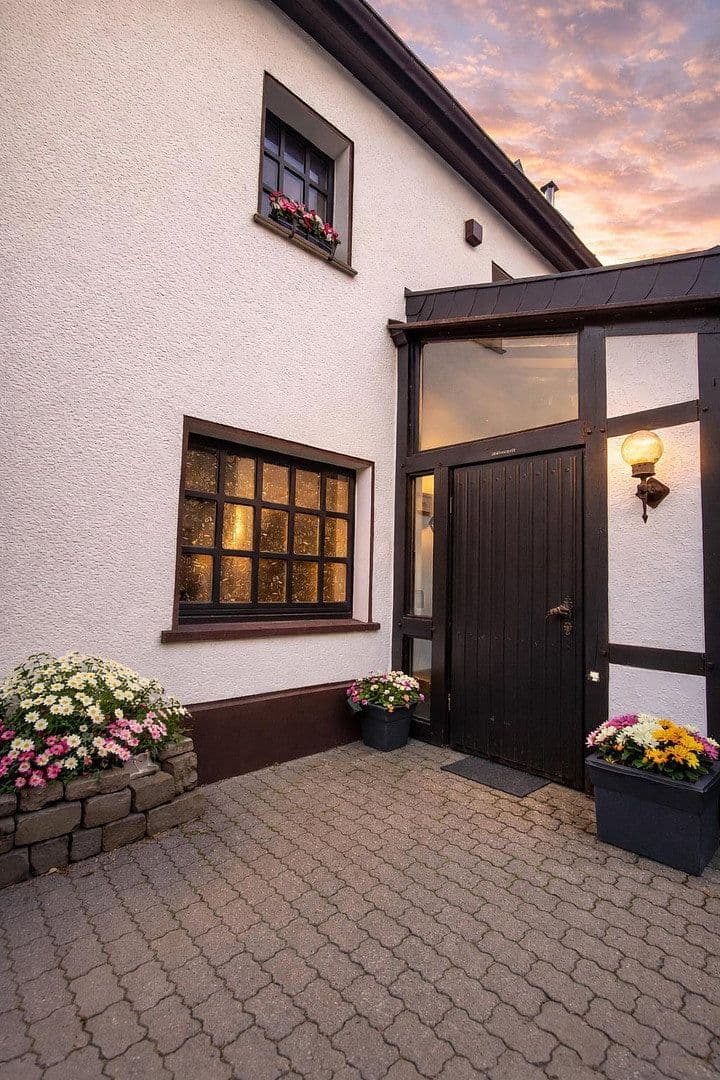 Prodej domu 400 m², pozemek 1.120 m², Euskirchener Str. 37, Nettersheim, Severní Porýní-Vestfálsko Prodej domu 400 m², pozemek 1.120 m², Euskirchener Str. 37, Nettersheim, Severní Porýní-Vestfálsko