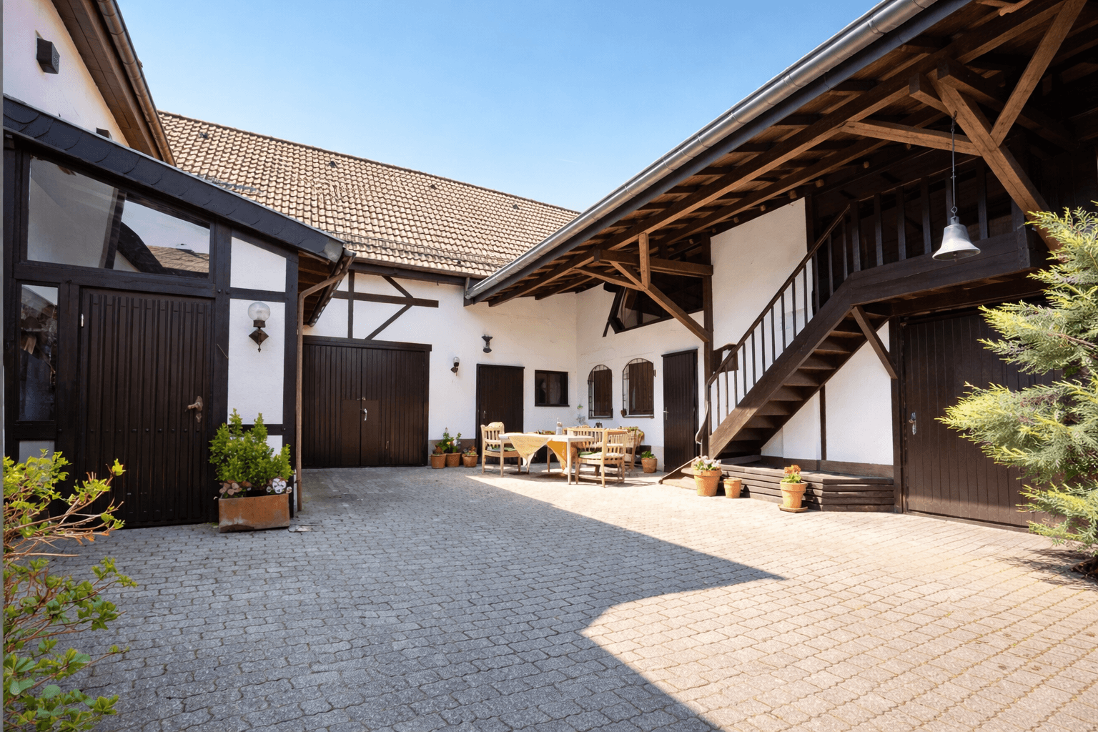Prodej domu 400 m², pozemek 1.120 m², Euskirchener Str. 37, Nettersheim, Severní Porýní-Vestfálsko Prodej domu 400 m², pozemek 1.120 m², Euskirchener Str. 37, Nettersheim, Severní Porýní-Vestfálsko