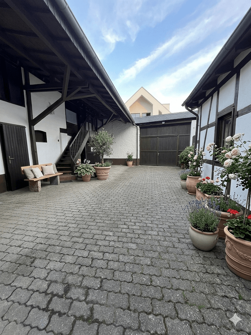 Prodej domu 400 m², pozemek 1.120 m², Euskirchener Str. 37, Nettersheim, Severní Porýní-Vestfálsko Prodej domu 400 m², pozemek 1.120 m², Euskirchener Str. 37, Nettersheim, Severní Porýní-Vestfálsko