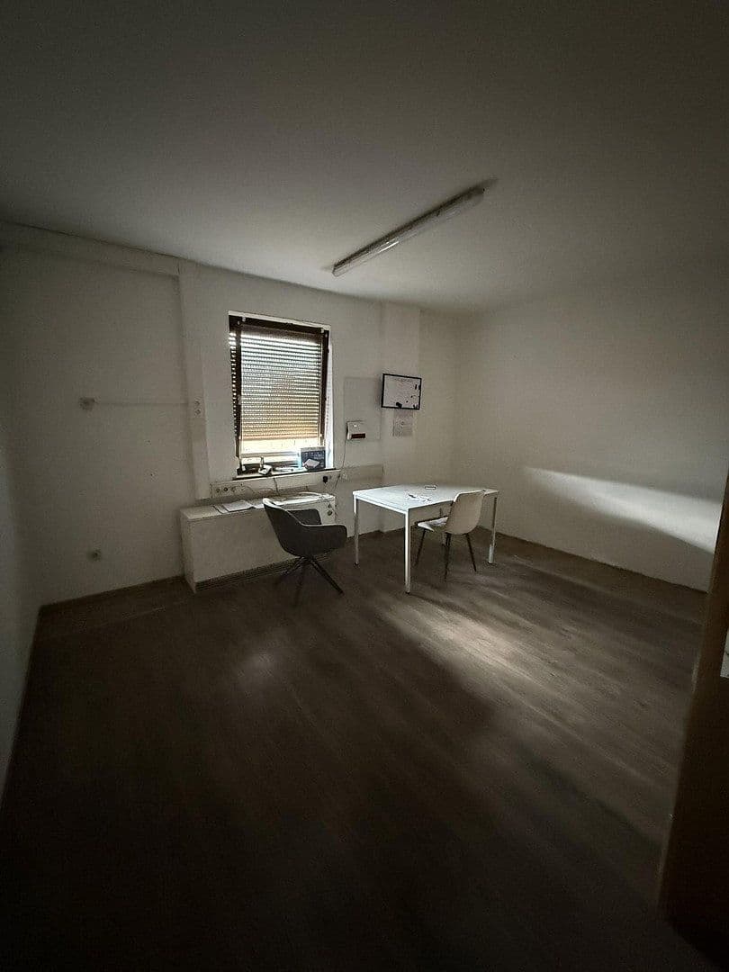 Pronájem nebytového prostoru 1.215 m², Klingenberg am Main, Bavorsko Pronájem nebytového prostoru 1.215 m², Klingenberg am Main, Bavorsko