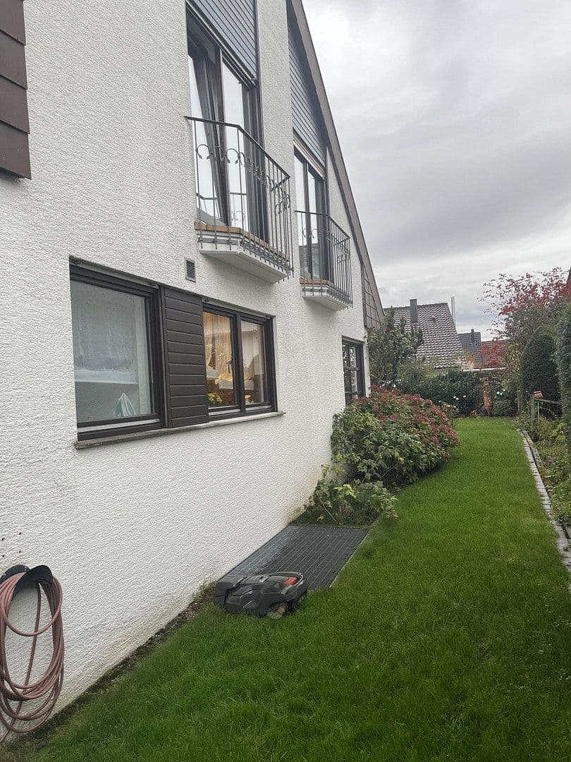 Prodej domu 230 m², pozemek 459 m², Ostfildern, Bádensko-Württembersko Prodej domu 230 m², pozemek 459 m², Ostfildern, Bádensko-Württembersko