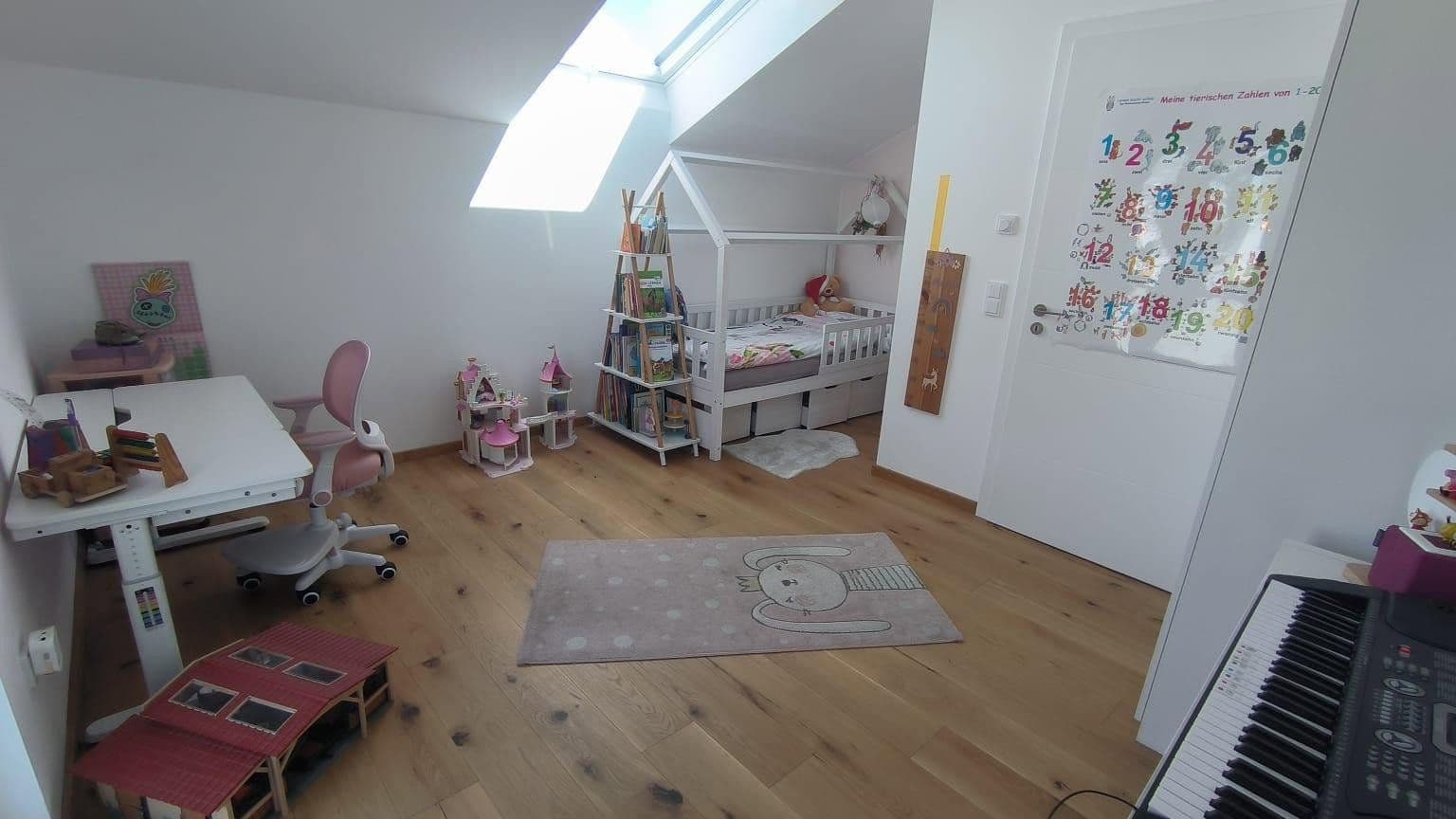 Prodej domu 156 m², pozemek 543 m², Sandbühl 22, Bingen, Bádensko-Württembersko Prodej domu 156 m², pozemek 543 m², Sandbühl 22, Bingen, Bádensko-Württembersko