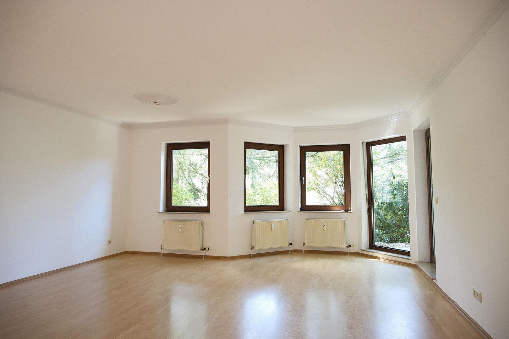 Prodej bytu 3+1 80 m², Alemannenstraße 19, Pforzheim, Bádensko-Württembersko Prodej bytu 3+1 80 m², Alemannenstraße 19, Pforzheim, Bádensko-Württembersko