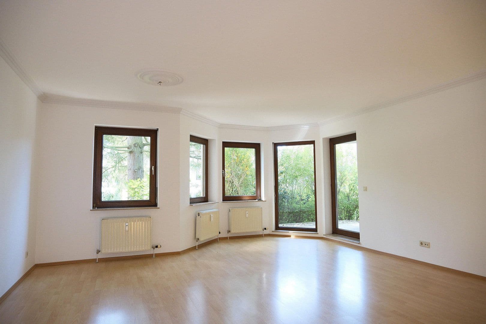 Prodej bytu 3+1 80 m², Alemannenstraße 19, Pforzheim, Bádensko-Württembersko Prodej bytu 3+1 80 m², Alemannenstraße 19, Pforzheim, Bádensko-Württembersko