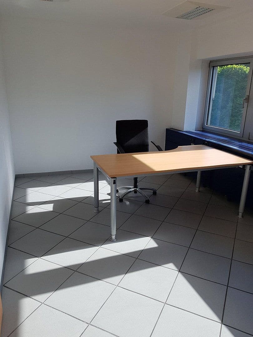 Pronájem kanceláře 17 m², Freiherr-vom-Stein-Straße 131, Mülheim an der Ruhr, Severní Porýní-Vestfálsko Pronájem kanceláře 17 m², Freiherr-vom-Stein-Straße 131, Mülheim an der Ruhr, Severní Porýní-Vestfálsko