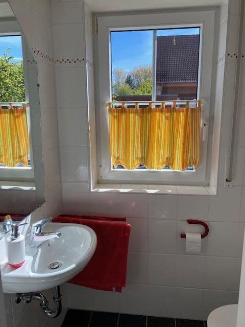 Prodej domu 128 m², pozemek 540 m², Spenge, Severní Porýní-Vestfálsko Prodej domu 128 m², pozemek 540 m², Spenge, Severní Porýní-Vestfálsko
