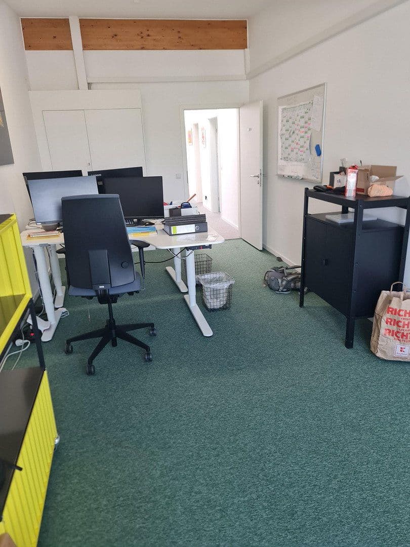 Pronájem nebytového prostoru 360 m², Ingelheim am Rhein, Porýní-Falc Pronájem nebytového prostoru 360 m², Ingelheim am Rhein, Porýní-Falc