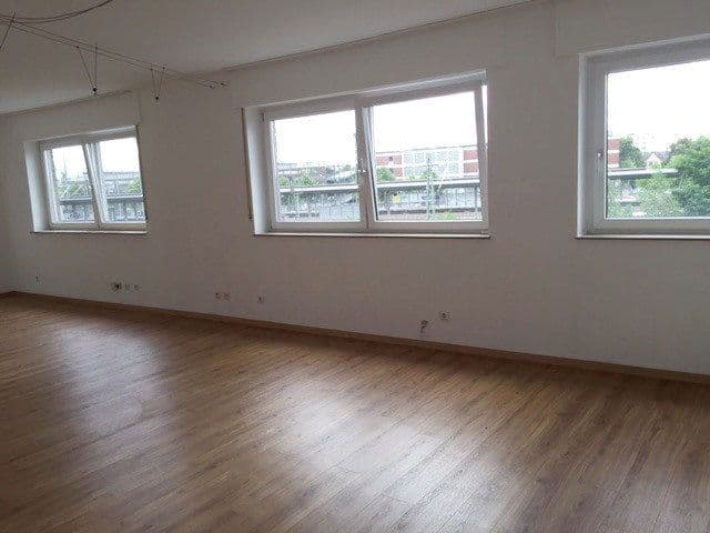 Pronájem bytu 3+1 105 m², Wilhelmstr. 66, Siegburg, Severní Porýní-Vestfálsko Pronájem bytu 3+1 105 m², Wilhelmstr. 66, Siegburg, Severní Porýní-Vestfálsko