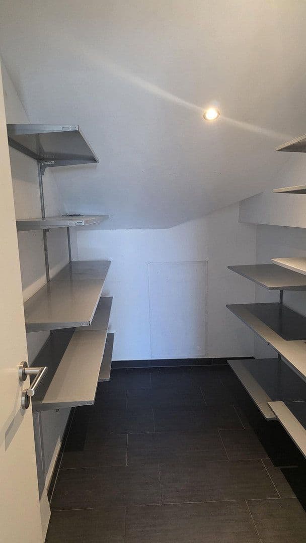 Prodej bytu 6+1 145 m², Brechtelstr. 12, Heidelberg, Bádensko-Württembersko Prodej bytu 6+1 145 m², Brechtelstr. 12, Heidelberg, Bádensko-Württembersko