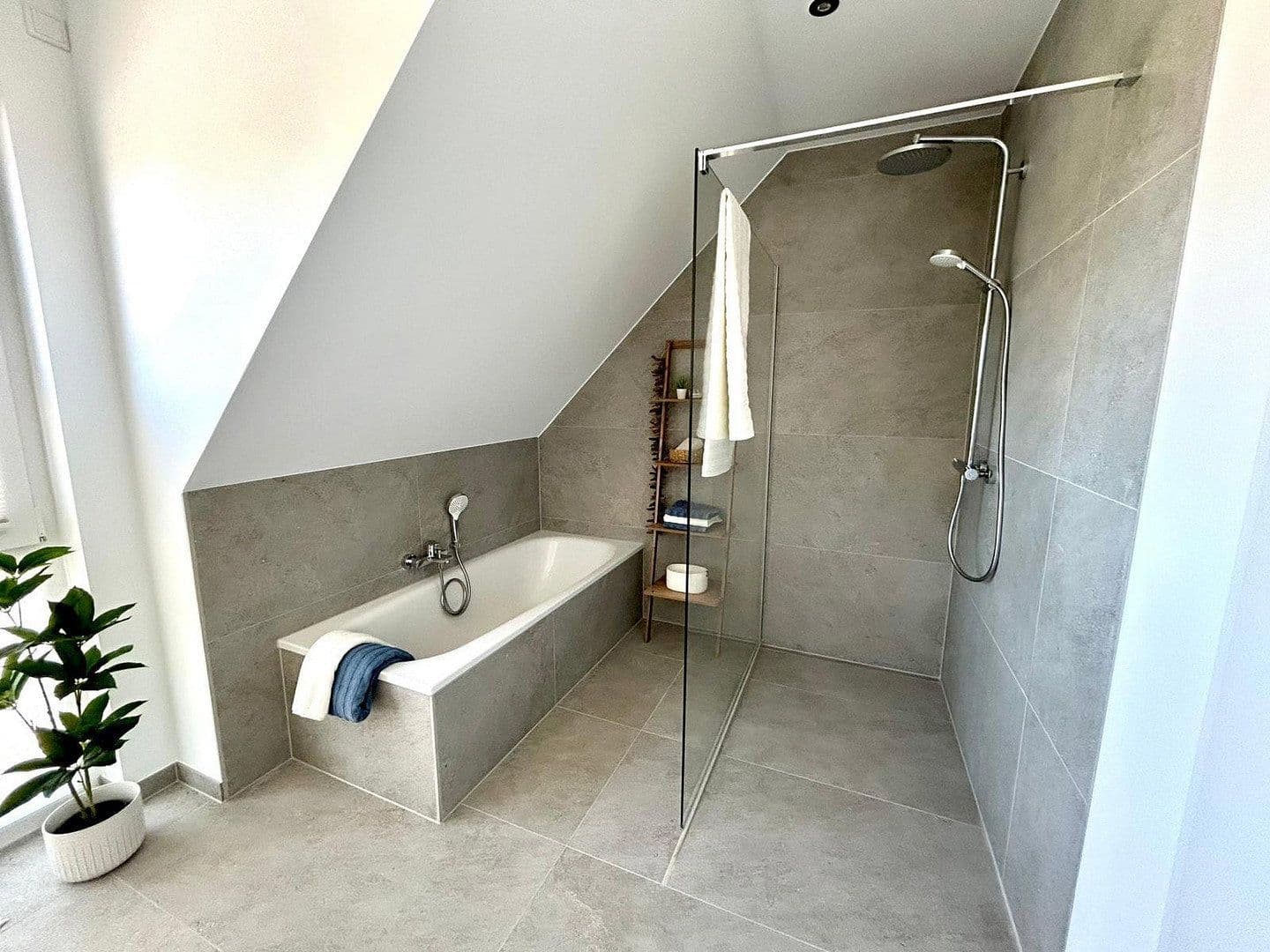 Prodej domu 120 m², pozemek 343 m², Osterende 48, Apen, Dolní Sasko Prodej domu 120 m², pozemek 343 m², Osterende 48, Apen, Dolní Sasko