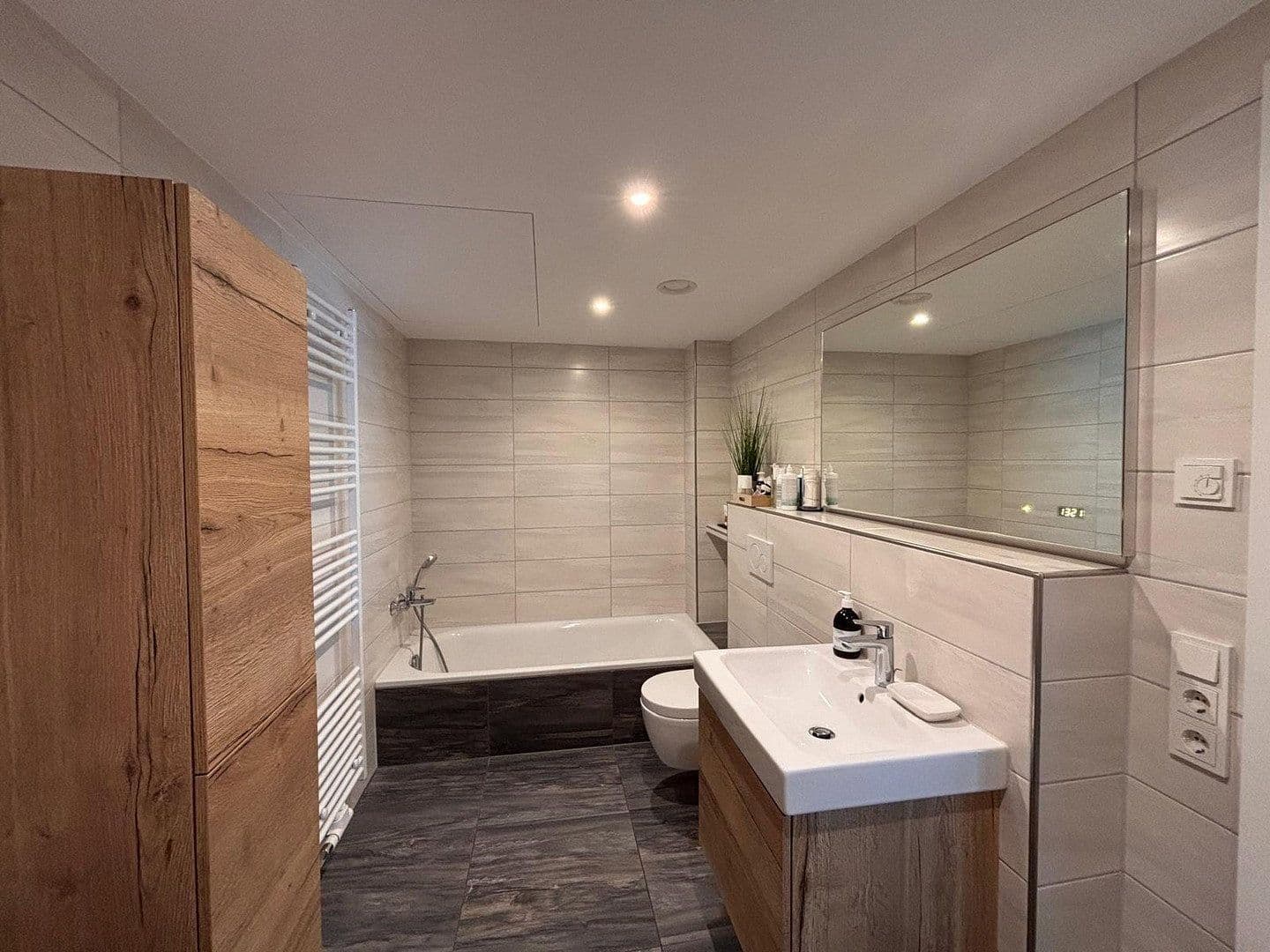 Pronájem bytu 4+1 123 m², Darmstadt, Hessen Pronájem bytu 4+1 123 m², Darmstadt, Hessen