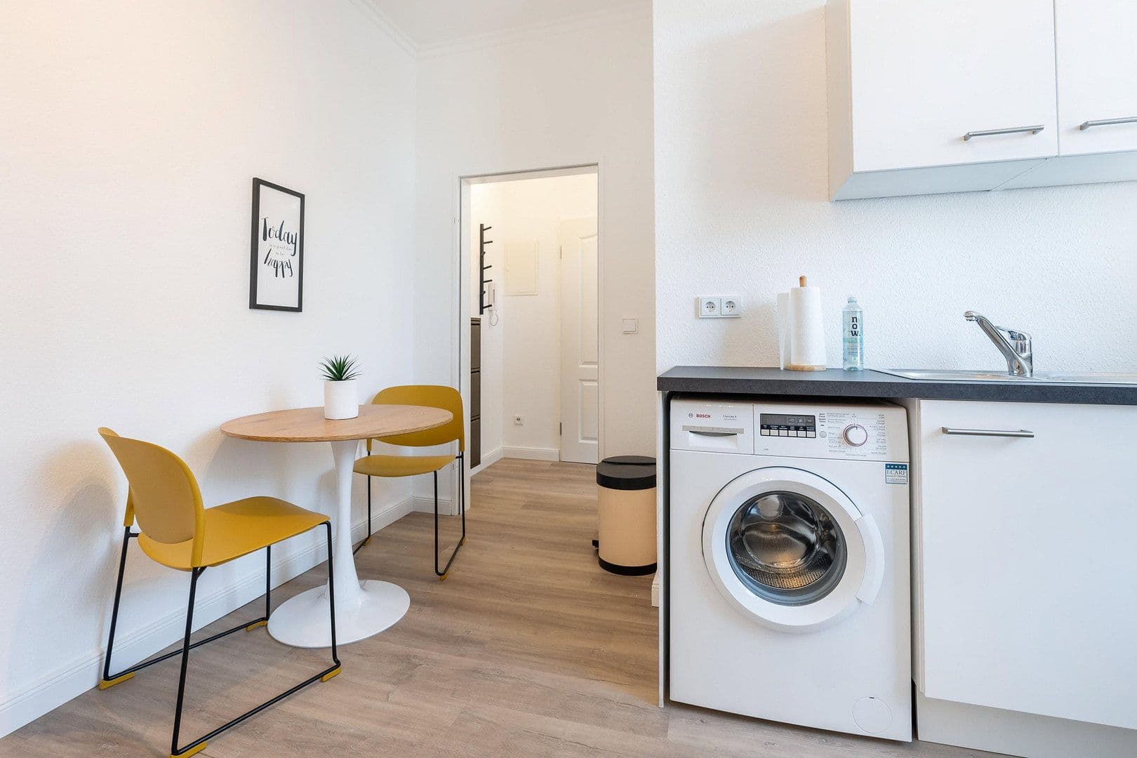 Pronájem bytu 2+1 33 m², Kapellenstr. 43, Cáchy, Severní Porýní-Vestfálsko Pronájem bytu 2+1 33 m², Kapellenstr. 43, Cáchy, Severní Porýní-Vestfálsko