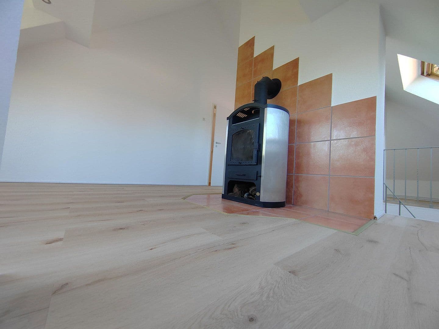 Prodej bytu 4+1 84 m², Ernststr.89, Berlin, Berlín Prodej bytu 4+1 84 m², Ernststr.89, Berlin, Berlín