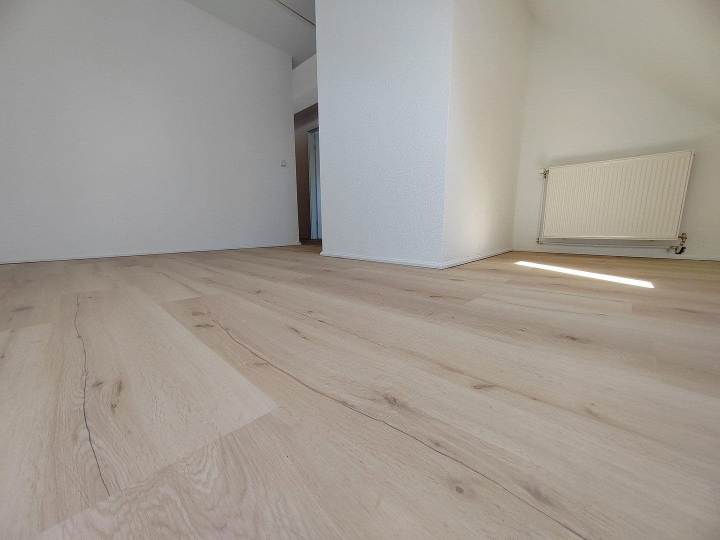 Prodej bytu 4+1 84 m², Ernststr.89, Berlin, Berlín Prodej bytu 4+1 84 m², Ernststr.89, Berlin, Berlín