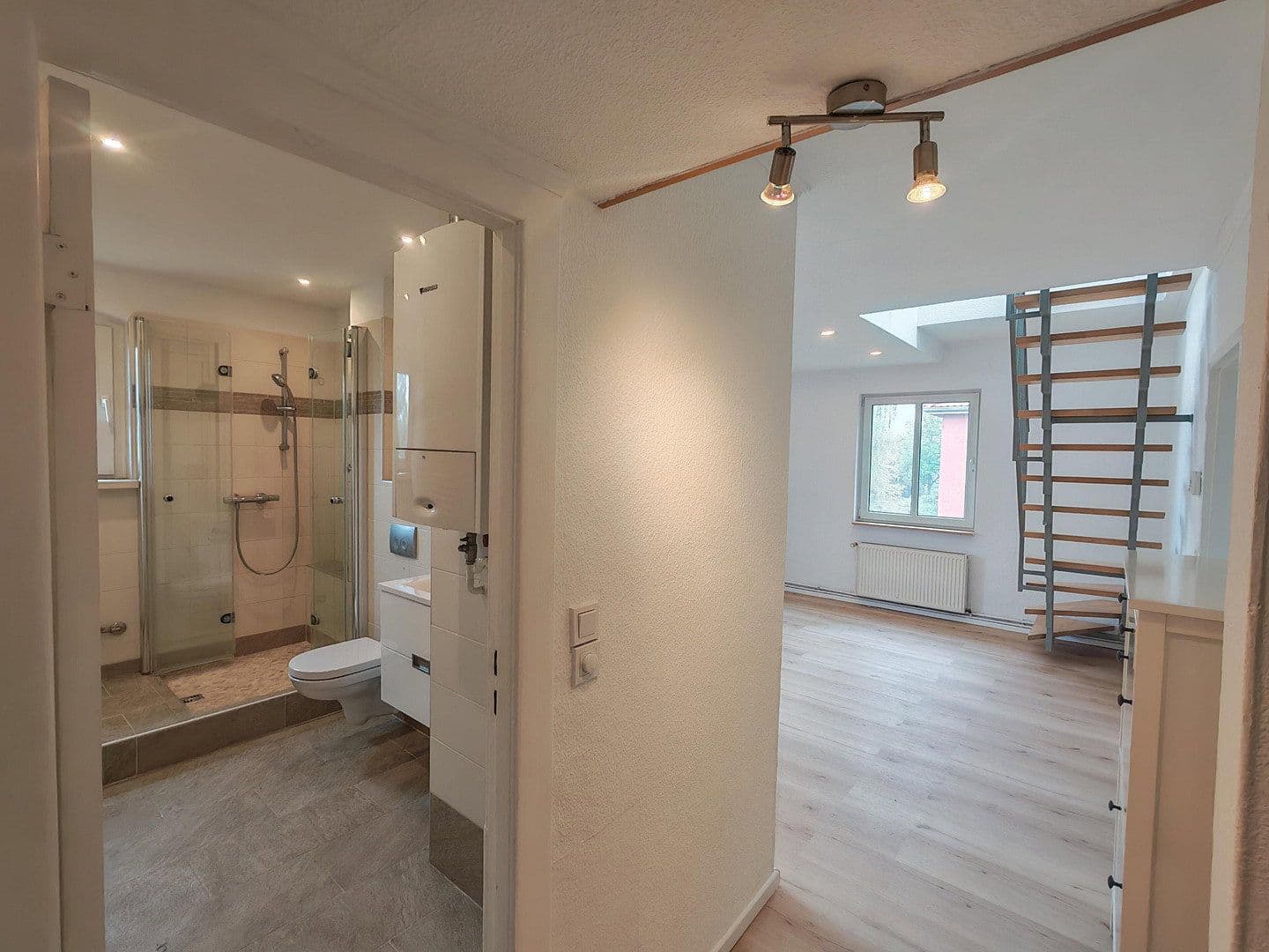 Prodej bytu 4+1 84 m², Ernststr.89, Berlin, Berlín Prodej bytu 4+1 84 m², Ernststr.89, Berlin, Berlín