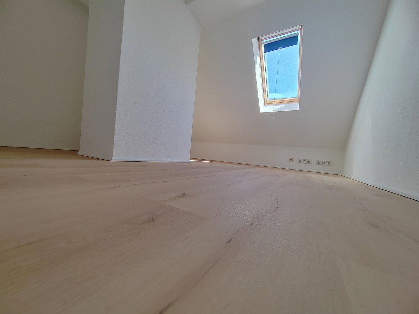 Prodej bytu 4+1 84 m², Ernststr.89, Berlin, Berlín Prodej bytu 4+1 84 m², Ernststr.89, Berlin, Berlín