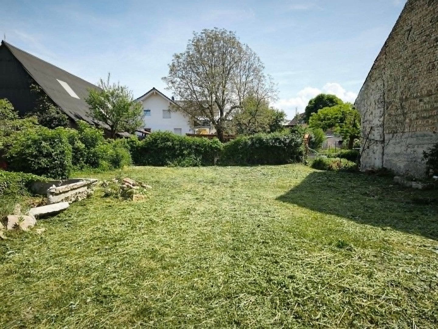 Prodej domu 120 m², pozemek 440 m², Rheinstrasse 26, Hartheim am Rhein, Bádensko-Württembersko Prodej domu 120 m², pozemek 440 m², Rheinstrasse 26, Hartheim am Rhein, Bádensko-Württembersko
