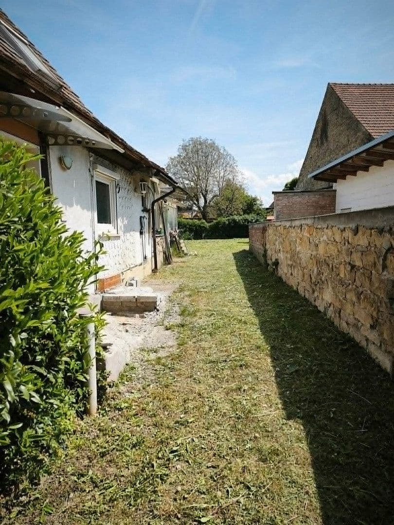 Prodej domu 120 m², pozemek 440 m², Rheinstrasse 26, Hartheim am Rhein, Bádensko-Württembersko Prodej domu 120 m², pozemek 440 m², Rheinstrasse 26, Hartheim am Rhein, Bádensko-Württembersko