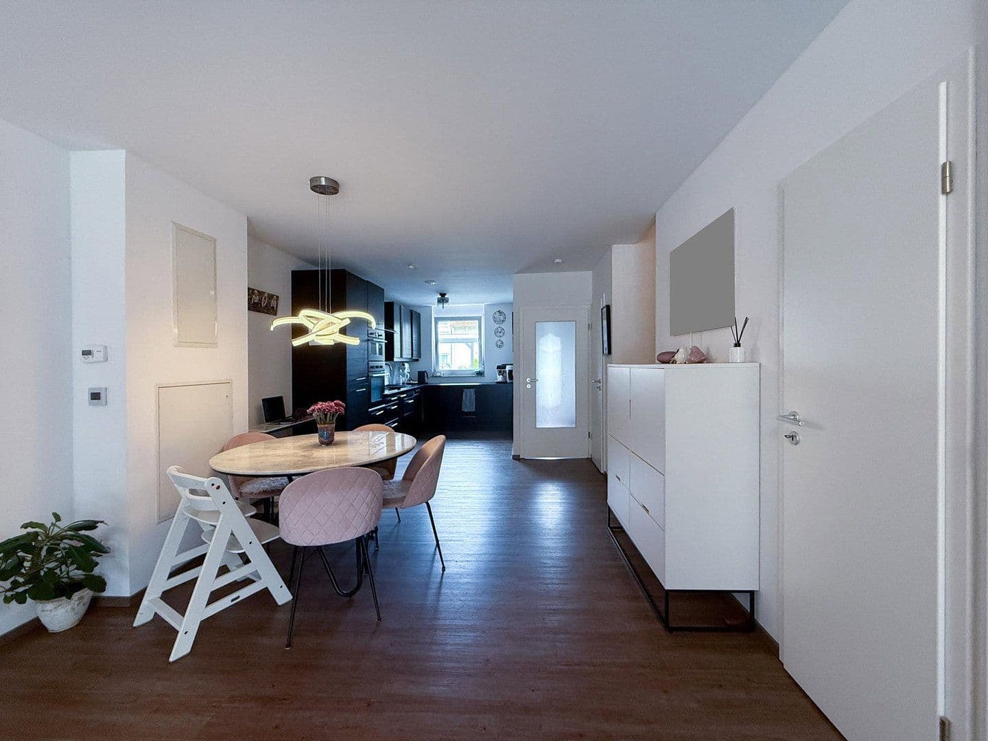 Pronájem domu 141 m², pozemek 196 m², Bad Kreuznach, Porýní-Falc Pronájem domu 141 m², pozemek 196 m², Bad Kreuznach, Porýní-Falc