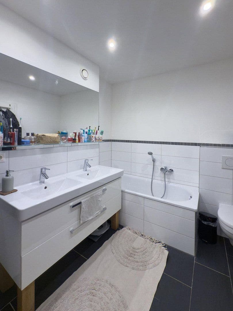 Pronájem domu 141 m², pozemek 196 m², Bad Kreuznach, Porýní-Falc Pronájem domu 141 m², pozemek 196 m², Bad Kreuznach, Porýní-Falc