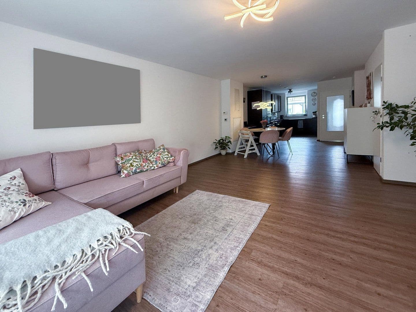 Pronájem domu 141 m², pozemek 196 m², Bad Kreuznach, Porýní-Falc Pronájem domu 141 m², pozemek 196 m², Bad Kreuznach, Porýní-Falc