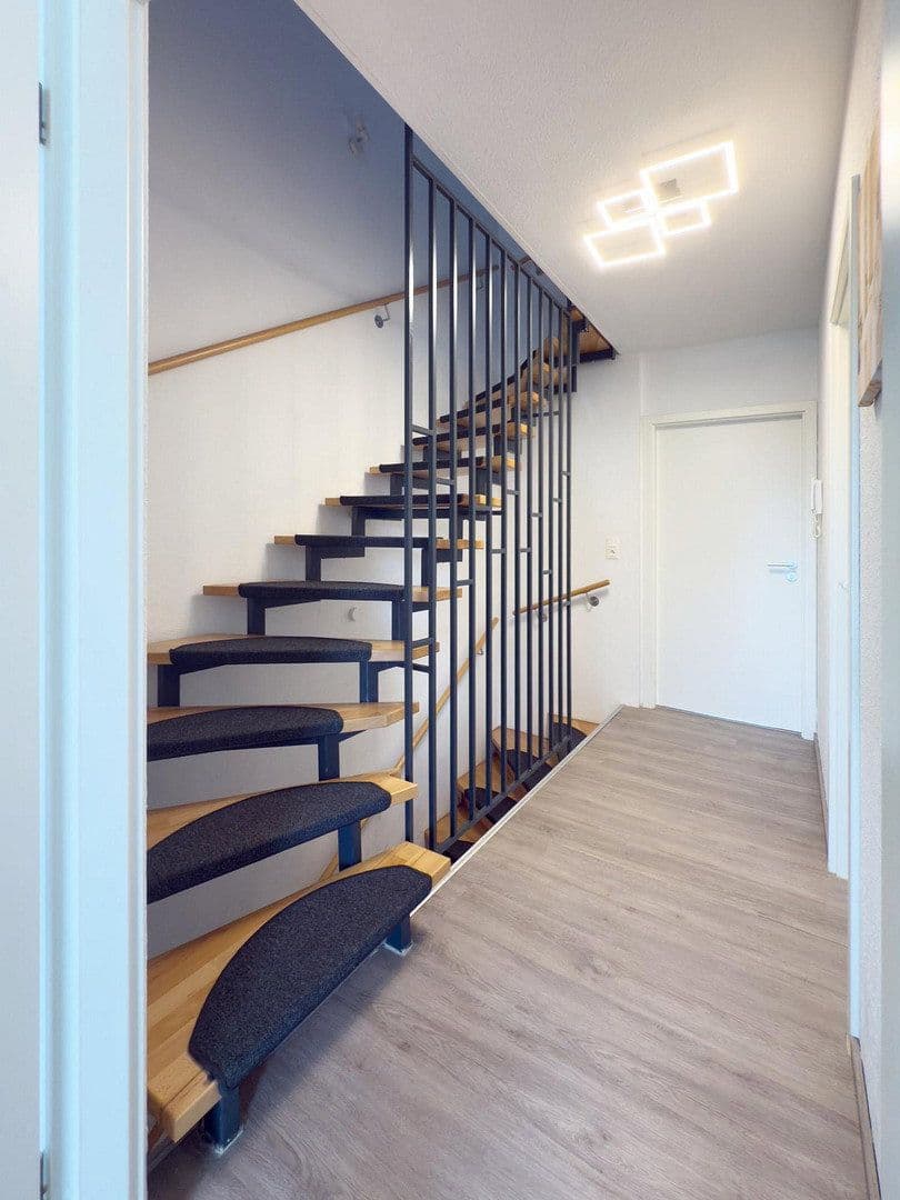 Pronájem domu 141 m², pozemek 196 m², Bad Kreuznach, Porýní-Falc Pronájem domu 141 m², pozemek 196 m², Bad Kreuznach, Porýní-Falc