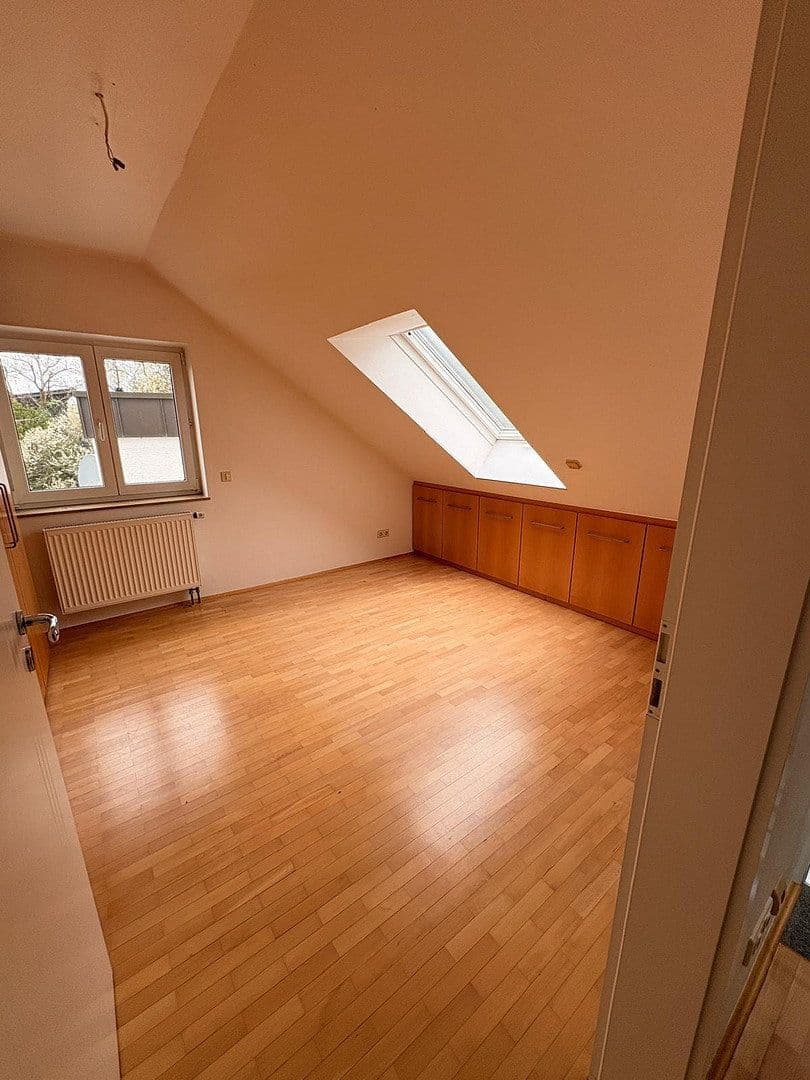 Pronájem bytu 4+1 134 m², Würzburg Oberdürrbach, Bavorsko Pronájem bytu 4+1 134 m², Würzburg Oberdürrbach, Bavorsko