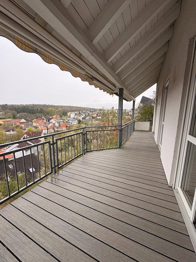 Pronájem bytu 4+1 134 m², Würzburg Oberdürrbach, Bavorsko Pronájem bytu 4+1 134 m², Würzburg Oberdürrbach, Bavorsko