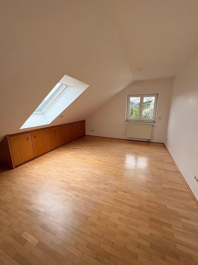 Pronájem bytu 4+1 134 m², Würzburg Oberdürrbach, Bavorsko Pronájem bytu 4+1 134 m², Würzburg Oberdürrbach, Bavorsko