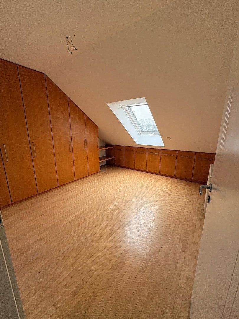 Pronájem bytu 4+1 134 m², Würzburg Oberdürrbach, Bavorsko Pronájem bytu 4+1 134 m², Würzburg Oberdürrbach, Bavorsko