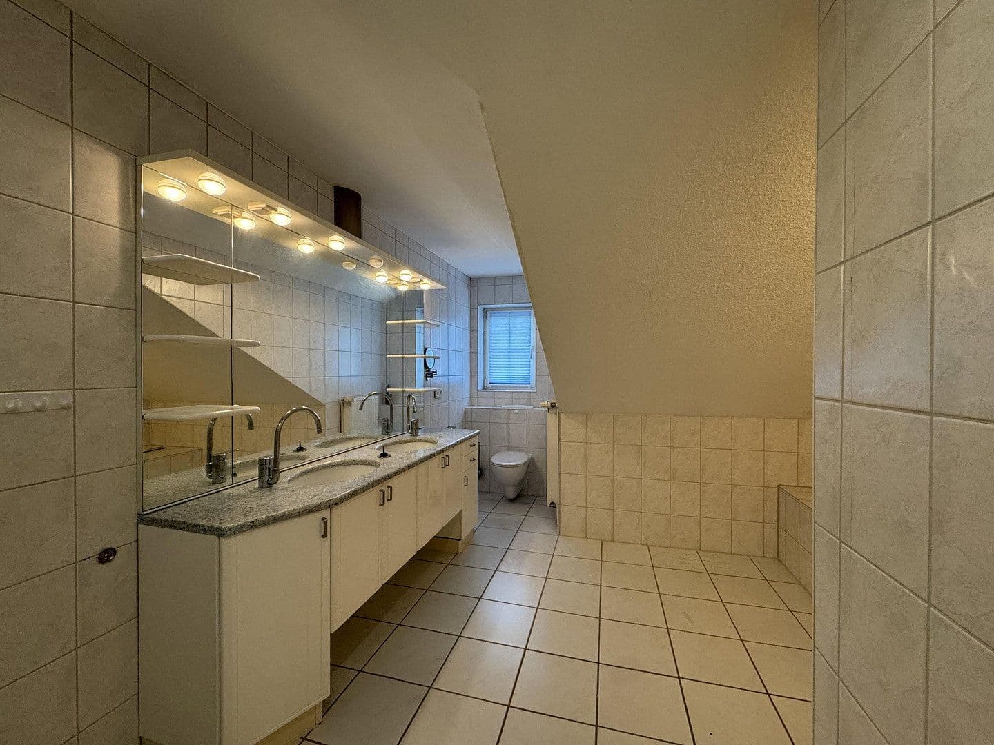 Pronájem bytu 3+1 110 m², Achim, Dolní Sasko Pronájem bytu 3+1 110 m², Achim, Dolní Sasko