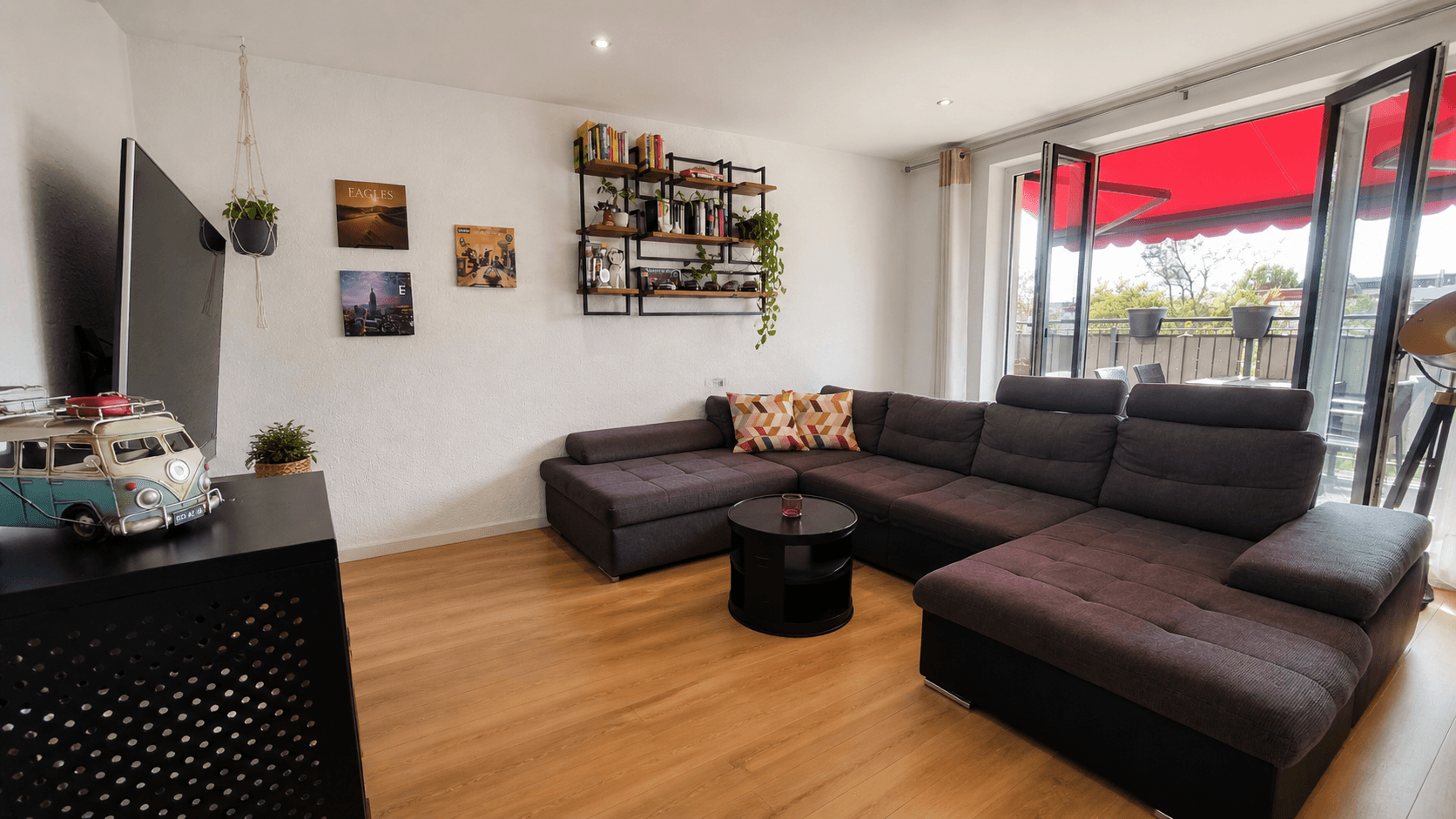 Pronájem bytu 4+1 99 m², Wilhelm-Raabe-Straße 8, Magdeburg, Sasko-Anhaltsko Pronájem bytu 4+1 99 m², Wilhelm-Raabe-Straße 8, Magdeburg, Sasko-Anhaltsko