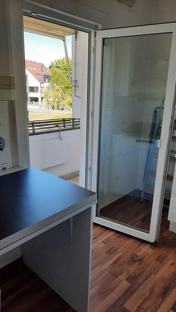 Pronájem bytu 2+1 57 m², Stuttgart, Bádensko-Württembersko Pronájem bytu 2+1 57 m², Stuttgart, Bádensko-Württembersko