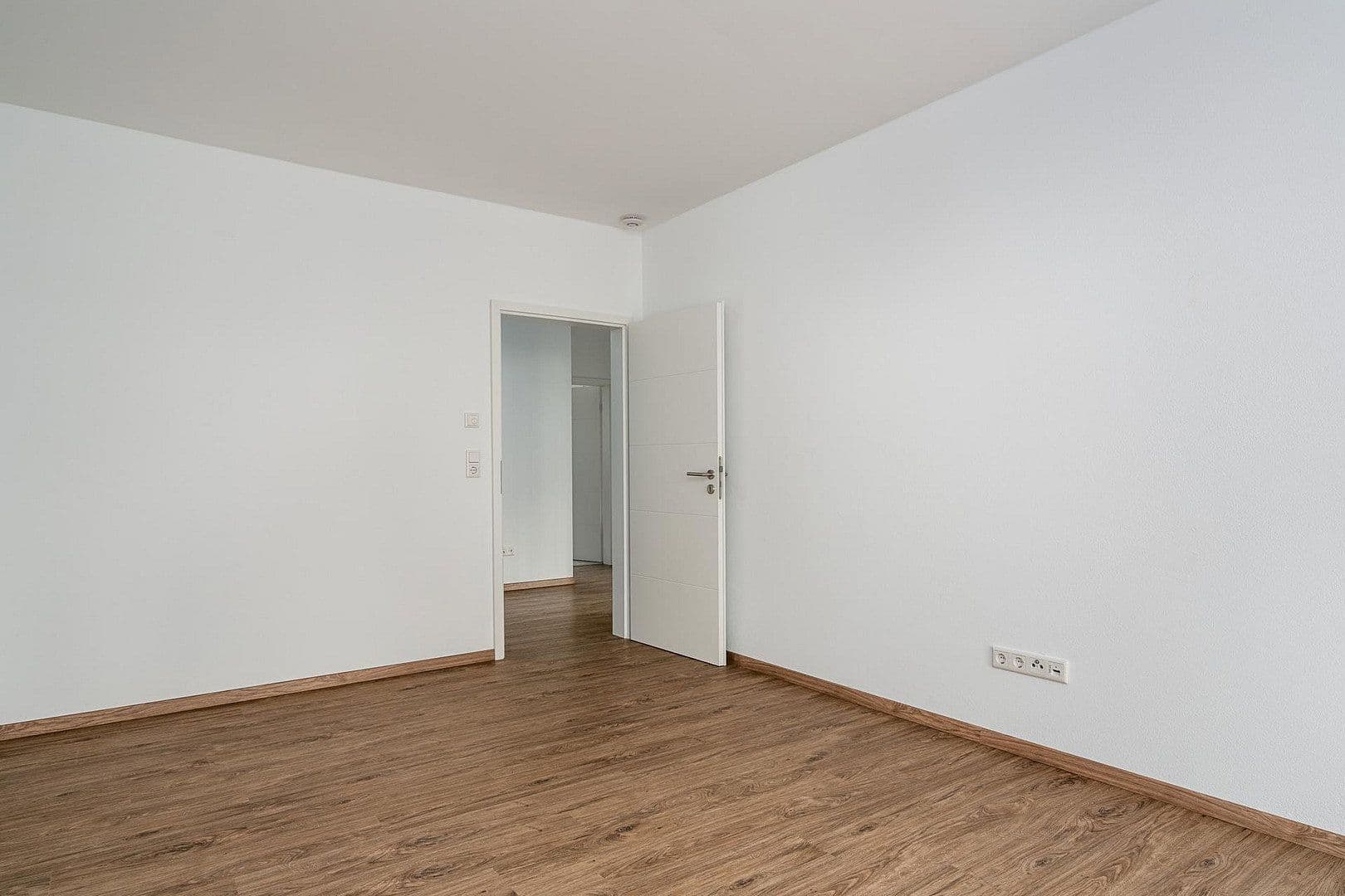 Pronájem bytu 3+1 102 m², Harleshäuser Straße 133, Kassel, Hessen Pronájem bytu 3+1 102 m², Harleshäuser Straße 133, Kassel, Hessen
