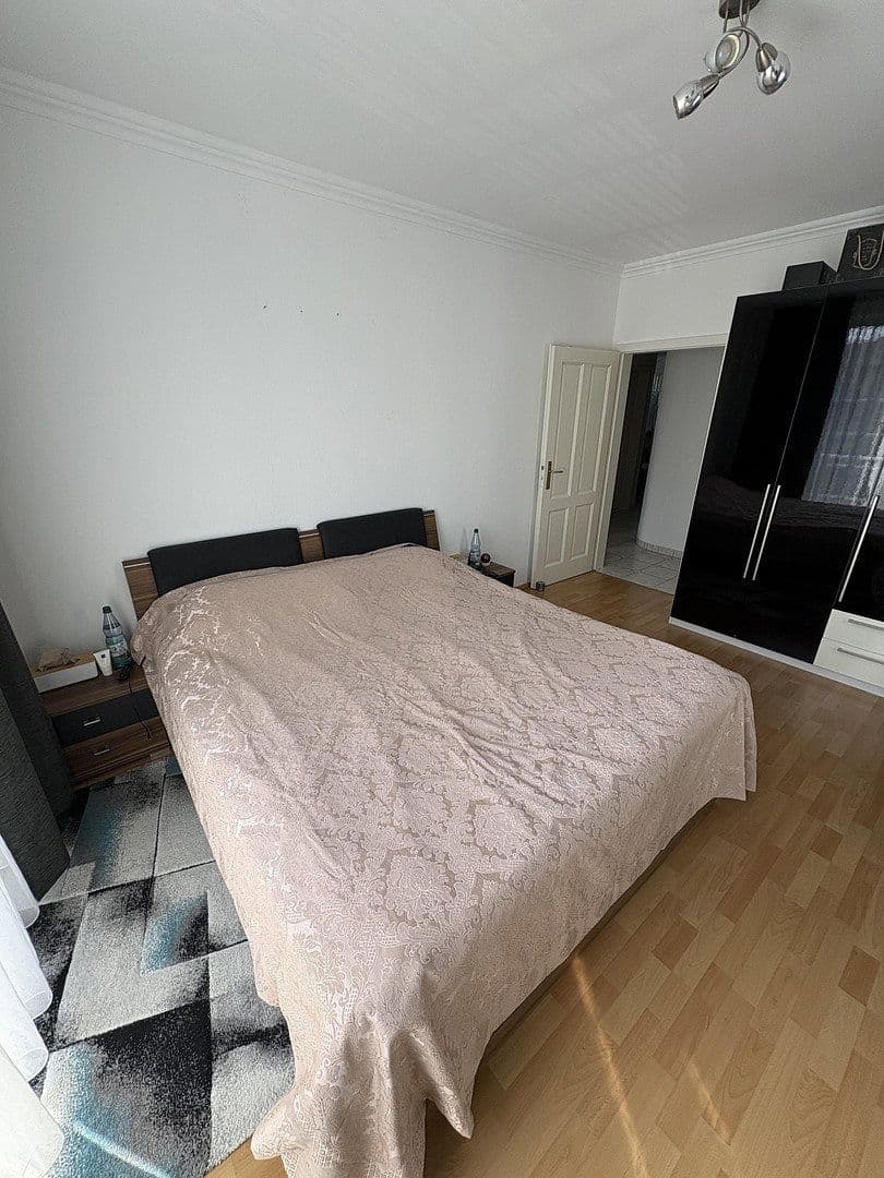 Pronájem bytu 4+1 119 m², Frankfurt am Main, Hessen Pronájem bytu 4+1 119 m², Frankfurt am Main, Hessen