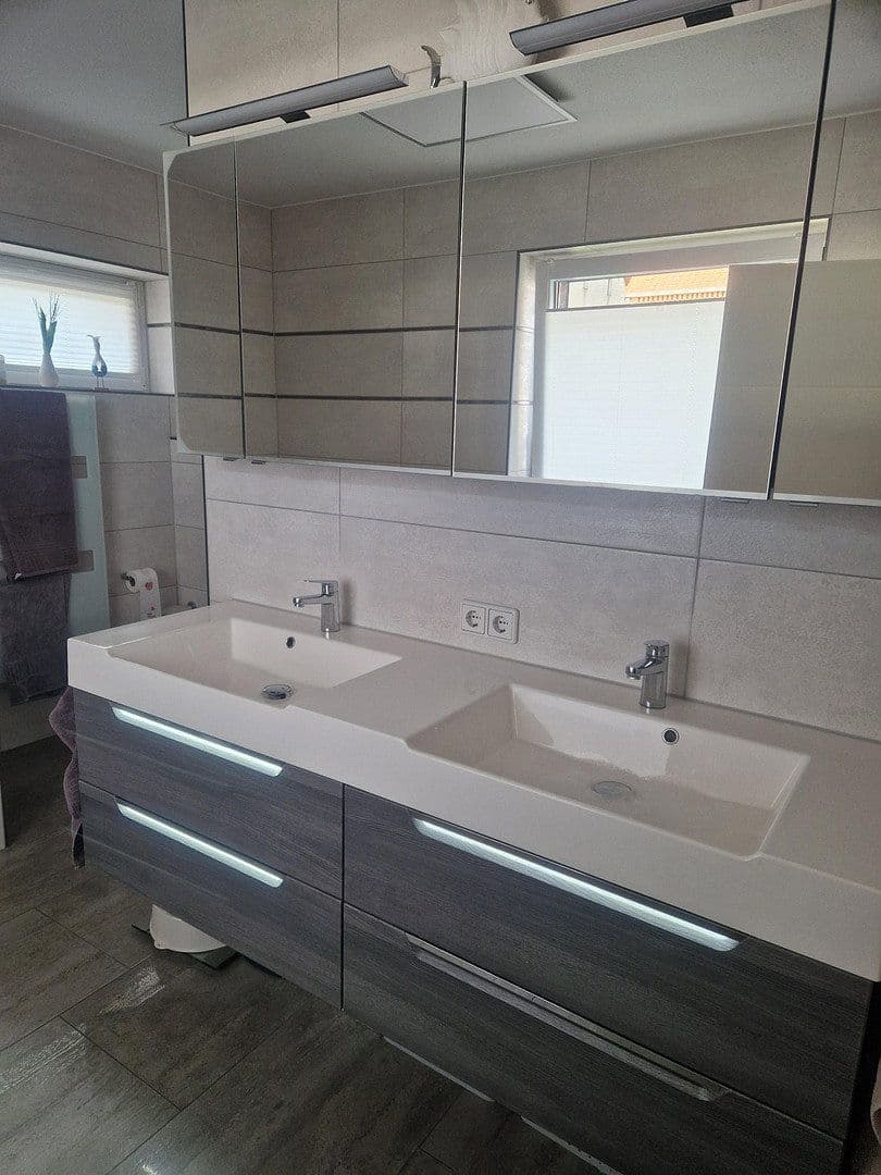 Prodej domu 122 m², pozemek 656 m², Hohe Börde, Sasko-Anhaltsko Prodej domu 122 m², pozemek 656 m², Hohe Börde, Sasko-Anhaltsko